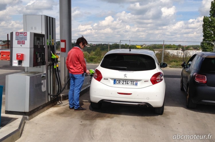 station service Peugeot 208 GTi