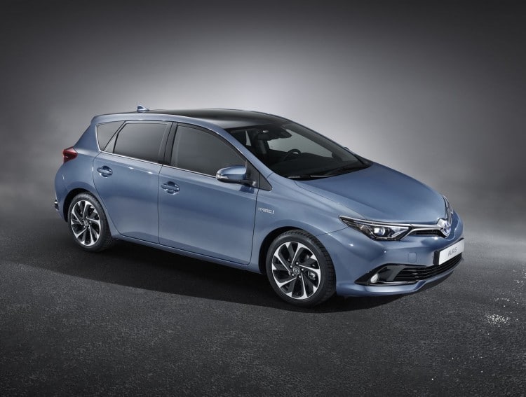 Nouveau visage pour la seconde génération d'Auris, qui veut avoir un air plus statutaire et plus chic.