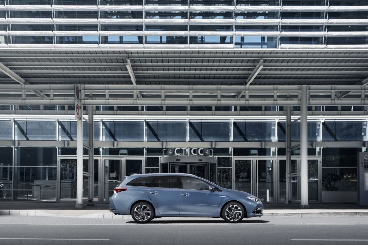 Toyota-Auris-break-2015
