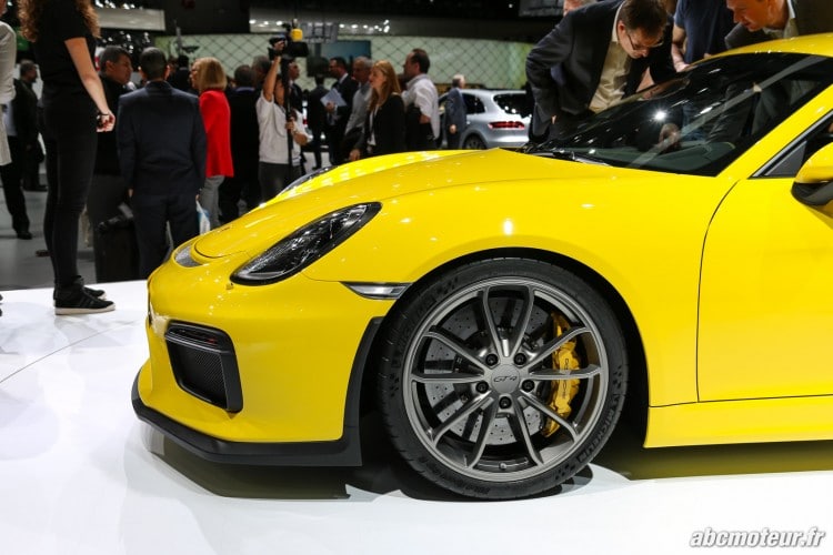 aile avant Porsche Cayman GT4 Geneve 2015