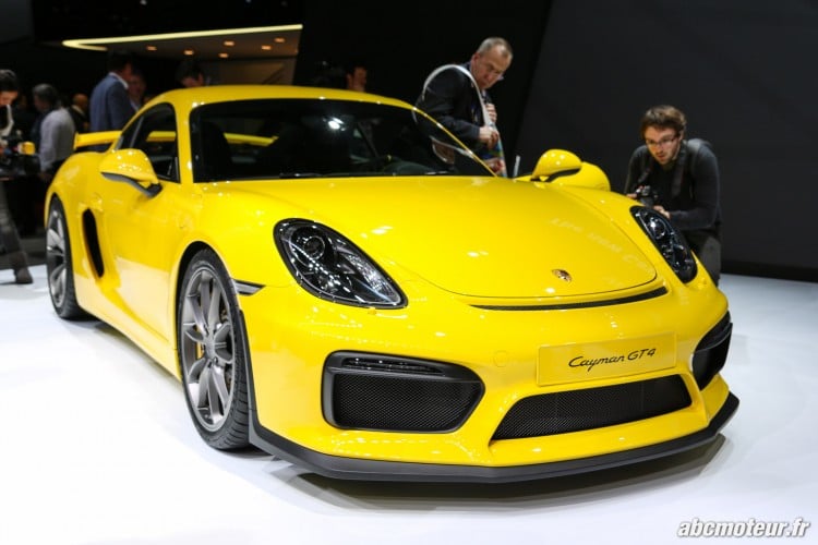 vue 3-4 avant Porsche Cayman GT4 Geneve 2015