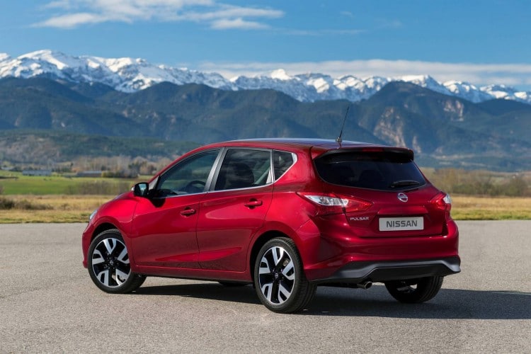 vue 3-4 profil Nissan Pulsar GT