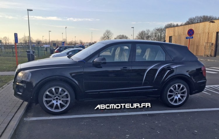 vue profil Bentley Bentayga