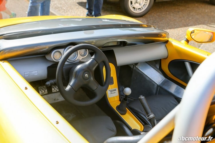 interieur Renault Spider rassemblement Bailly