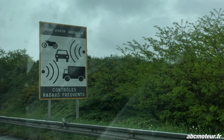 A croire que la mairie de Paris ne souhaite pas laisser la moindre parcelle du périphérique vierge de tout radar afin de dresser un maximum de PV pour excès de vitesse ?