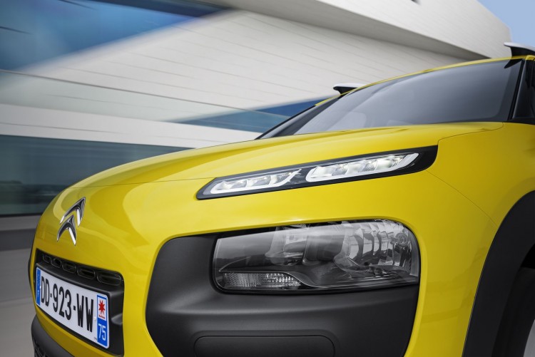 optique avant Citroen C4 Cactus