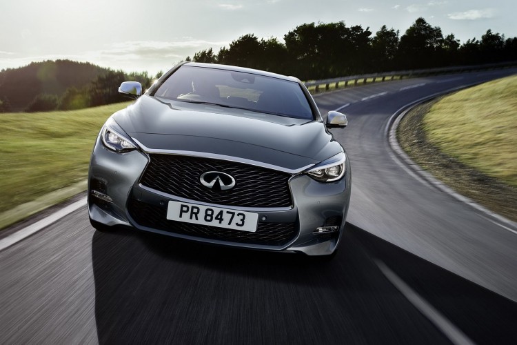 Infiniti Q30 Sport-3