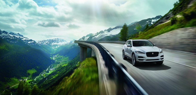 Jaguar-F-Pace-dynamique