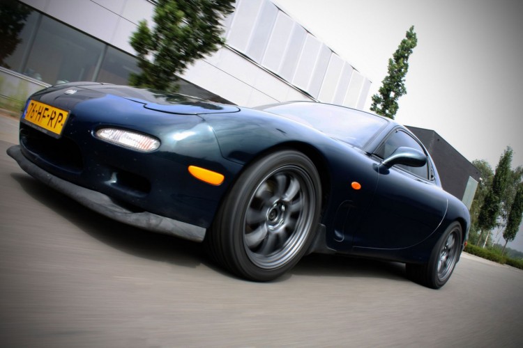 Mazda RX-7 dynamique-2