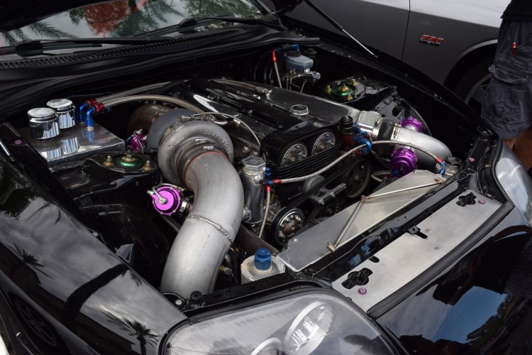 Le moteur de la Toyota Supra Mark IV (crédit : Alexander Nie)