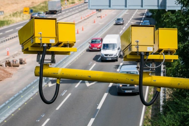 Des radars jaunes pour la prévention, à quand la même chose en France ?
