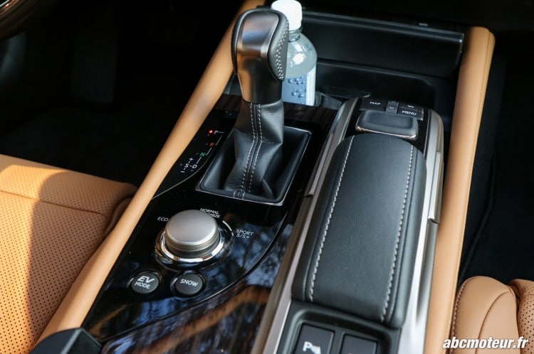 Lexus GS 450h Executive tunnel central