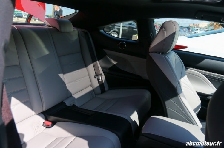 Lexus RC 200t F Sport Executive places arriere