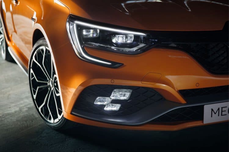 Projecteurs RS Vision sur la Megane RS 2017