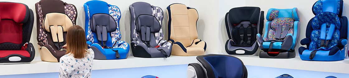 Mettre son enfant dans un siège auto homologué