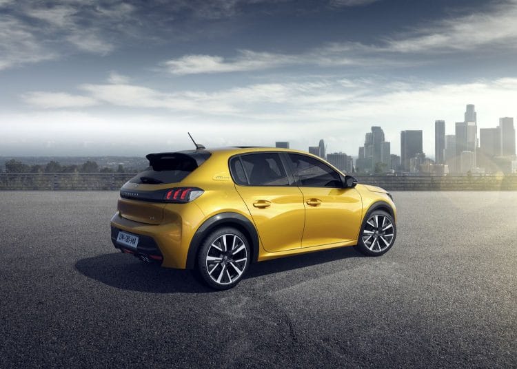 Peugeot 208 - Vue 3/4 arrière