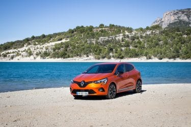 Avant Renault Clio V