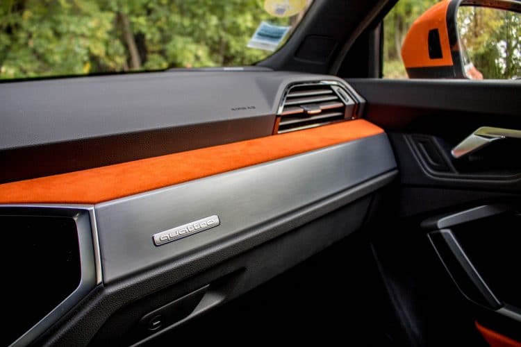 Audi Q3 alcantara