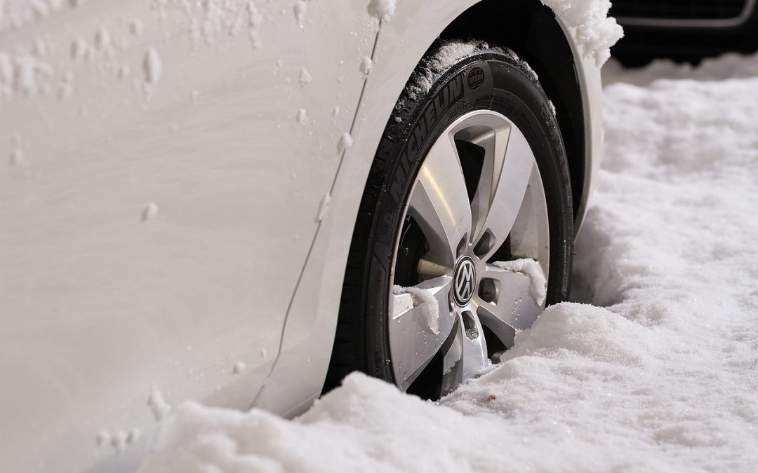 Comment bien préparer sa voiture pour l’hiver ? Toutes nos astuces pour ne pas subir le froid