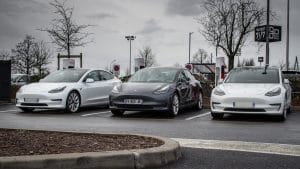 Tesla Model 3 en charge