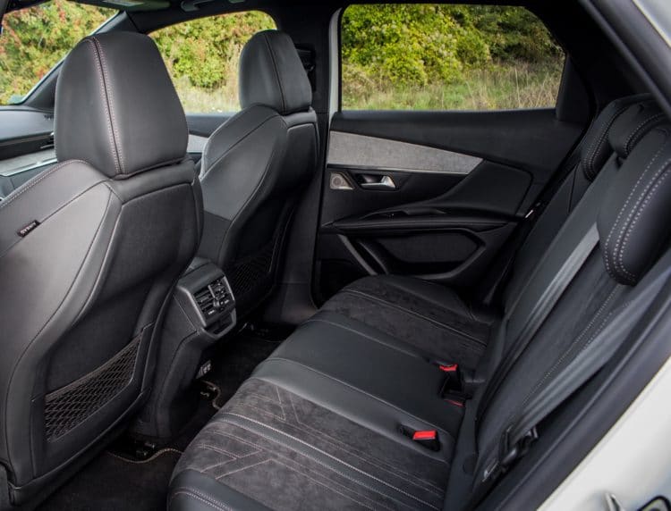 Peugeot 3008 restylé banquette arrière