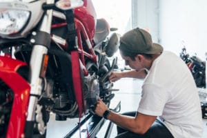 L'entretien d'une moto qui sort d'hivernage