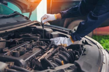 Estimation des réparations d'une voiture par un garagiste
