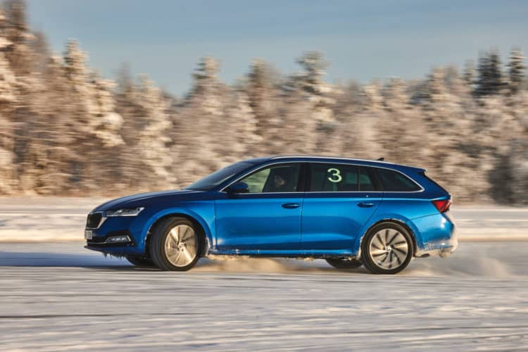 skoda octavia combi ice driving