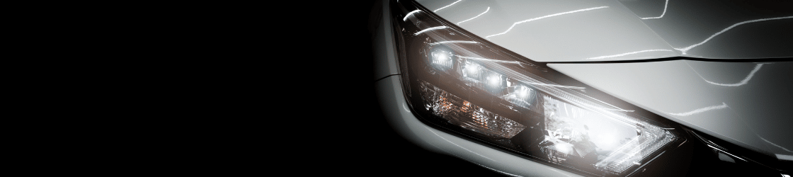 Zoom sur un phare de voiture