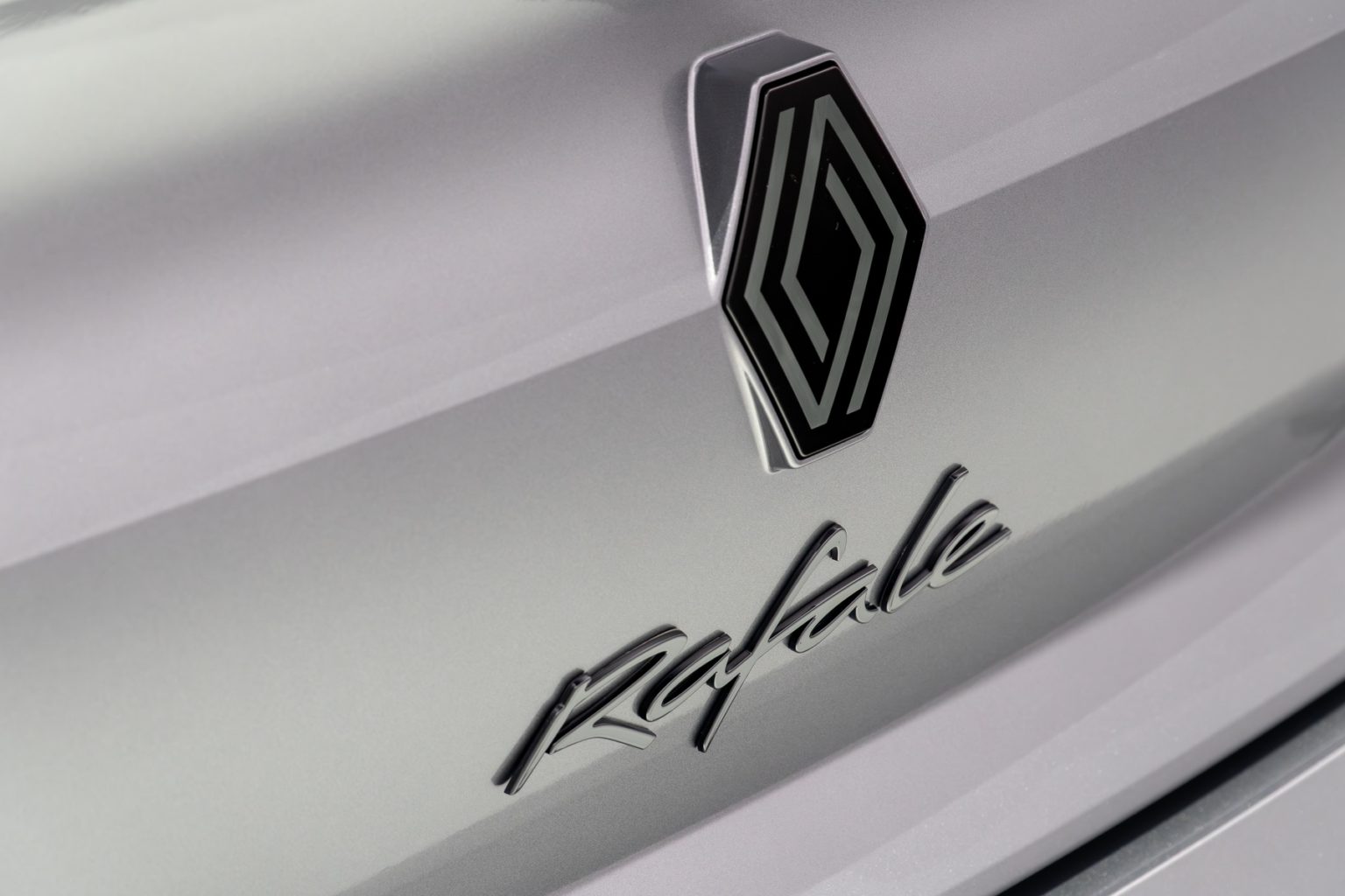 Logo Renault et signature Rafale