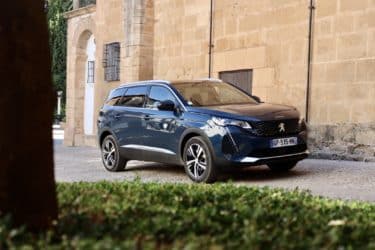 peugeot 5008 hybrid 136
