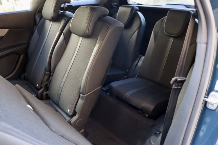 peugeot 5008 hybrid 136 7 places