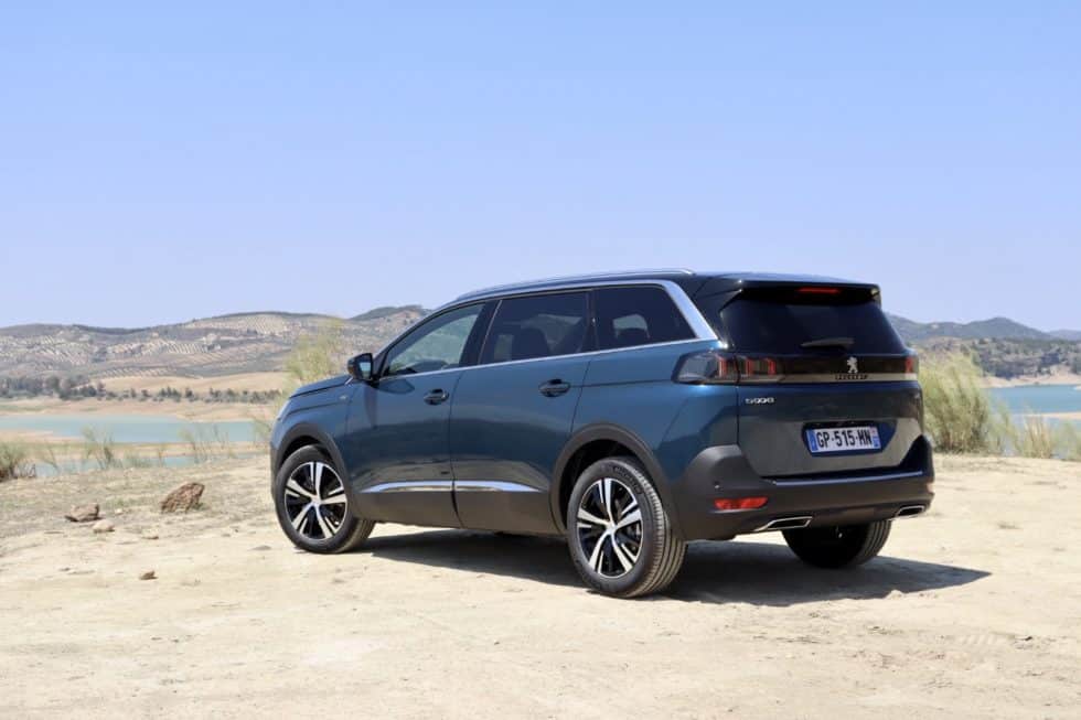 peugeot 5008 hybrid 136 arrière