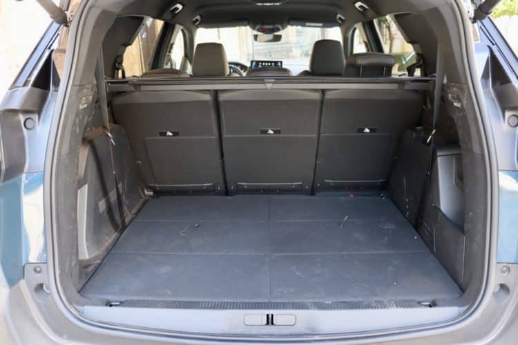 peugeot 5008 hybrid 136 coffre 5 place