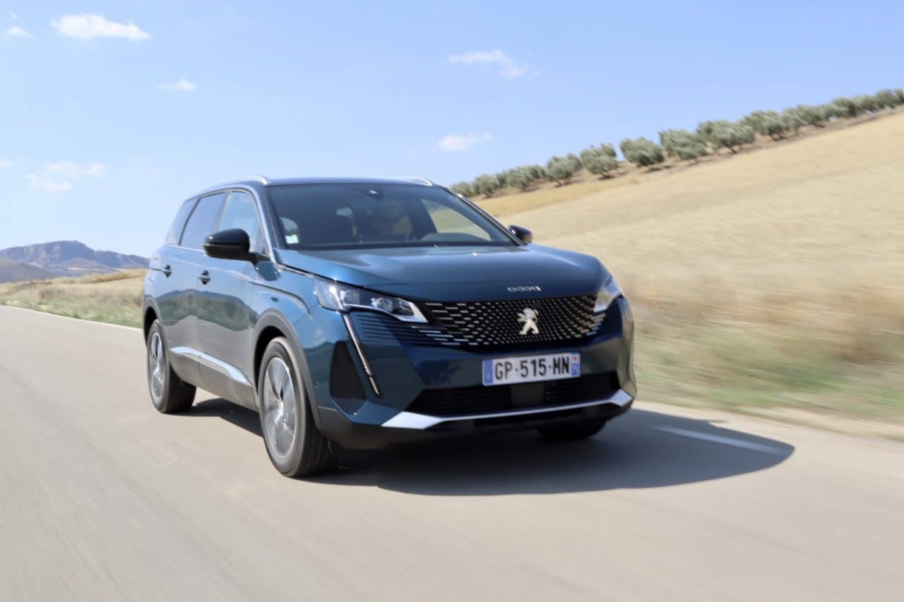 peugeot 5008 hybrid 136 dynamique
