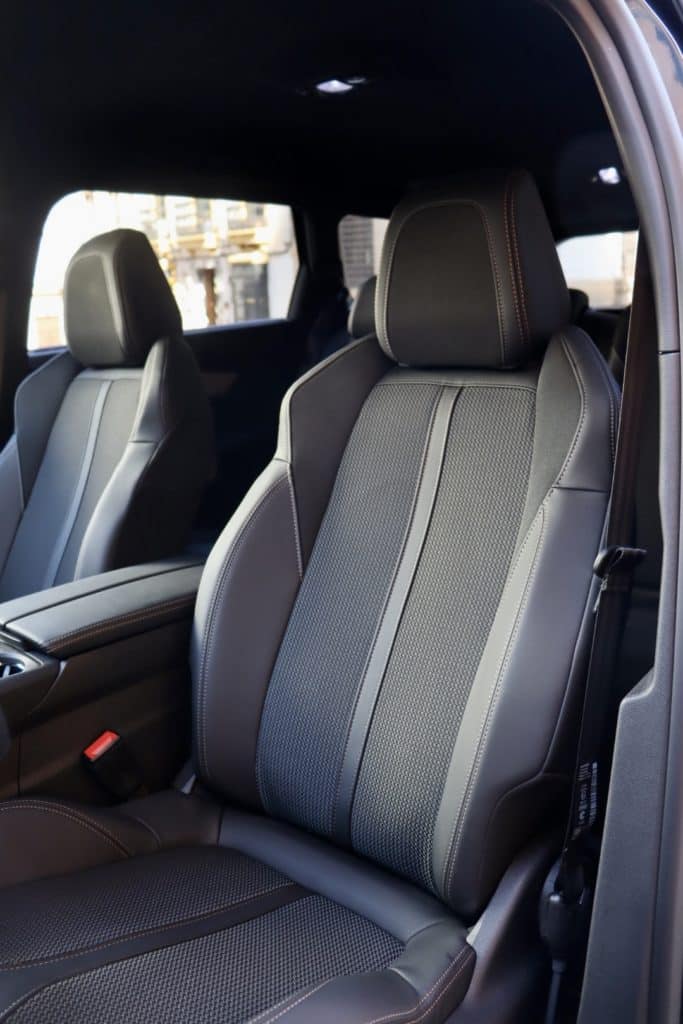 peugeot 5008 hybrid 136 sièges