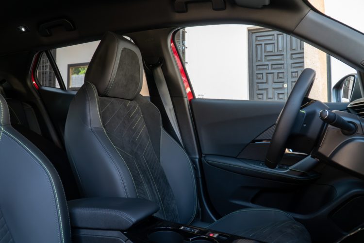 essai peugeot e2008 156ch 2023 2