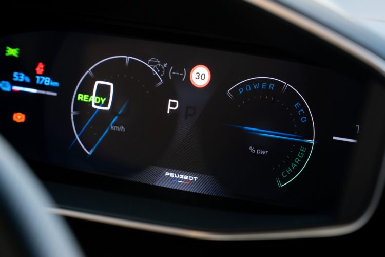 essai peugeot e2008 156ch 2023 3