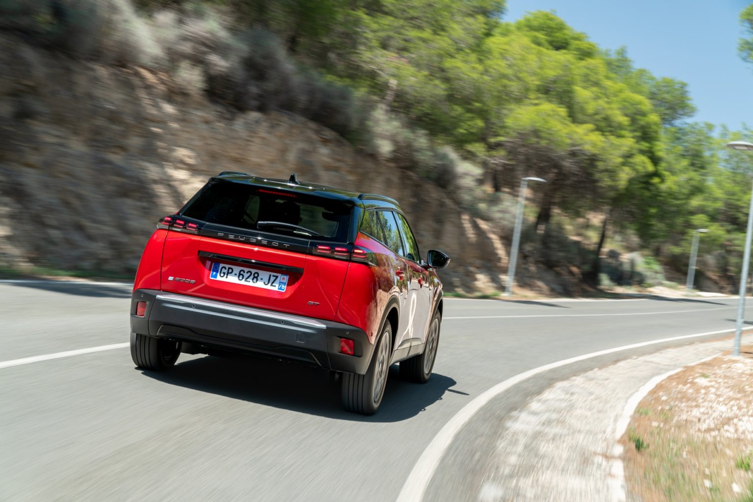 essai peugeot e2008 156ch 2023 6