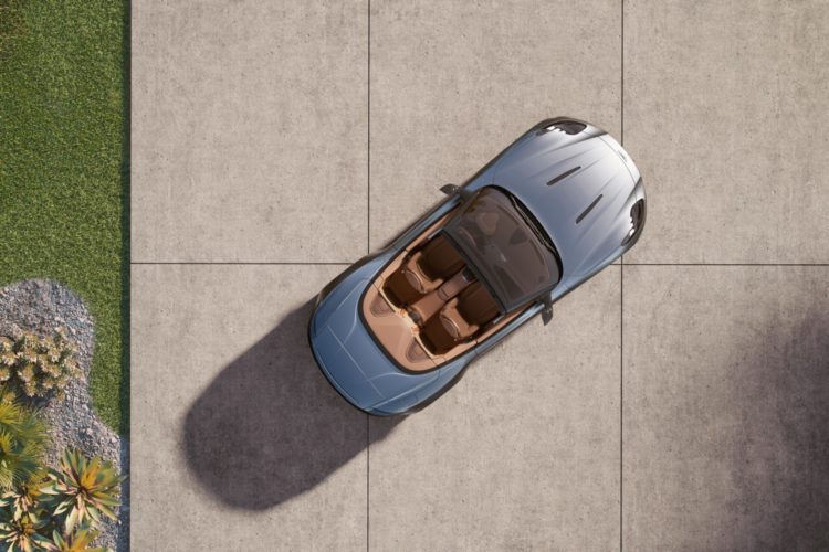 aston martin db12 volante dessus