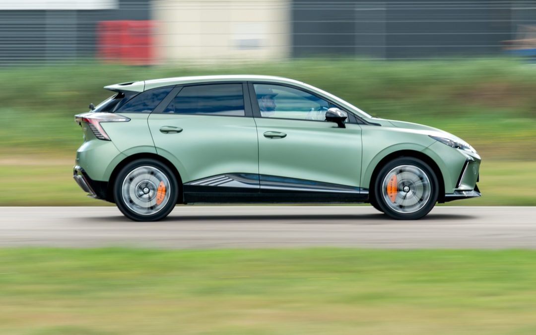 435 ch pour 35 490 € : que vaut vraiment la nouvelle MG4 XPOWER ?