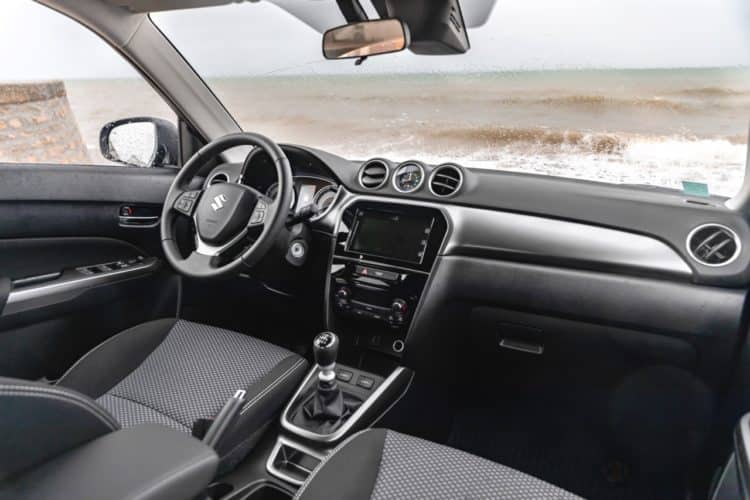 suzuki vitara hybrid grand large cover