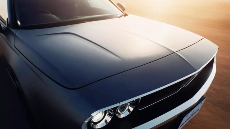 Le concept car Mitsuoka M55 ressemble à une Dodge Challenger