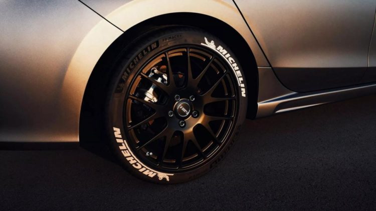 Le concept car Mitsuoka M55 ressemble à une Dodge Challenger