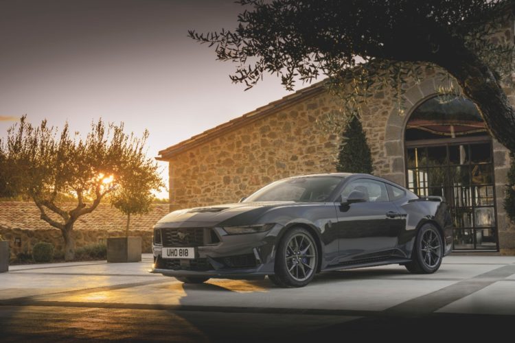 2024 ford mustang dark horse 01