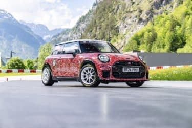 Mini John Cooper Works 2024 sur circuit