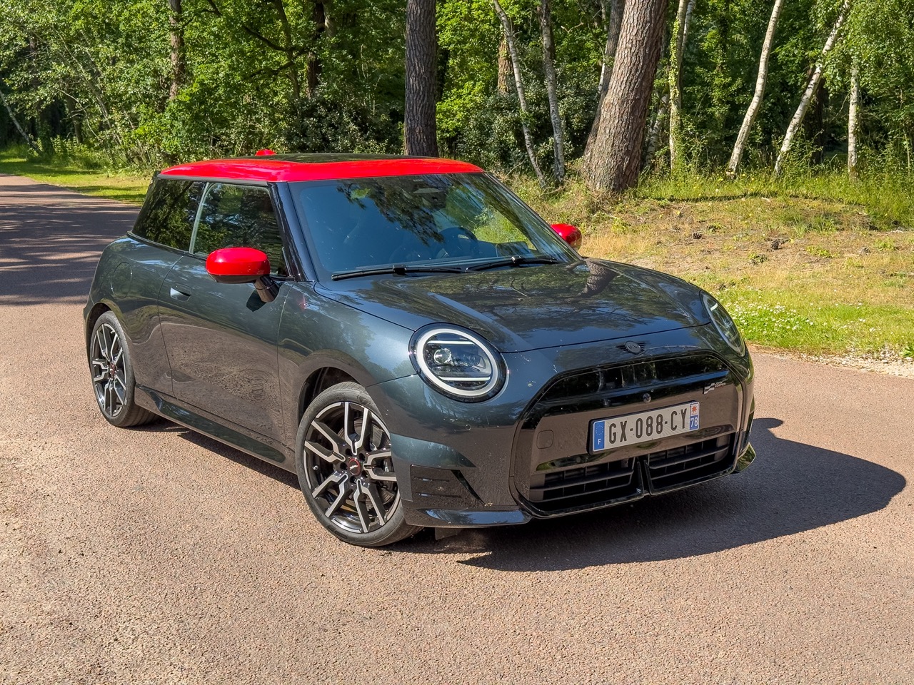 mini cooper se jcw 2024 cover