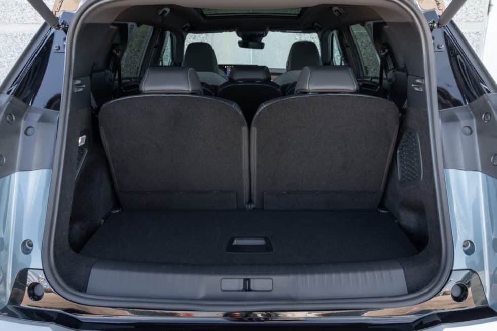 Coffre du Peugeot E-5008 en 7 places