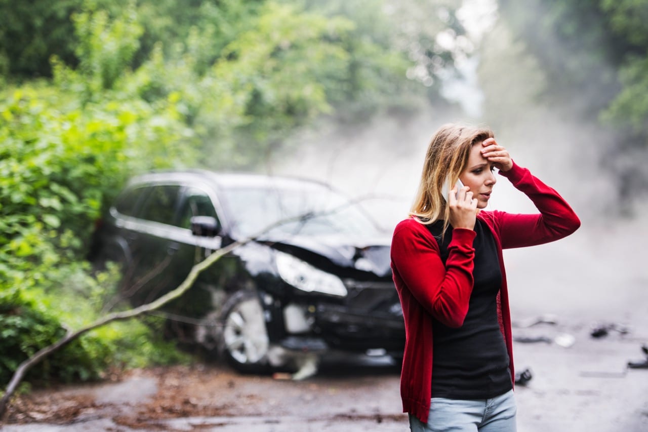 Une femme ayant subit un accident de voiture lors de ses vacances à l'étranger