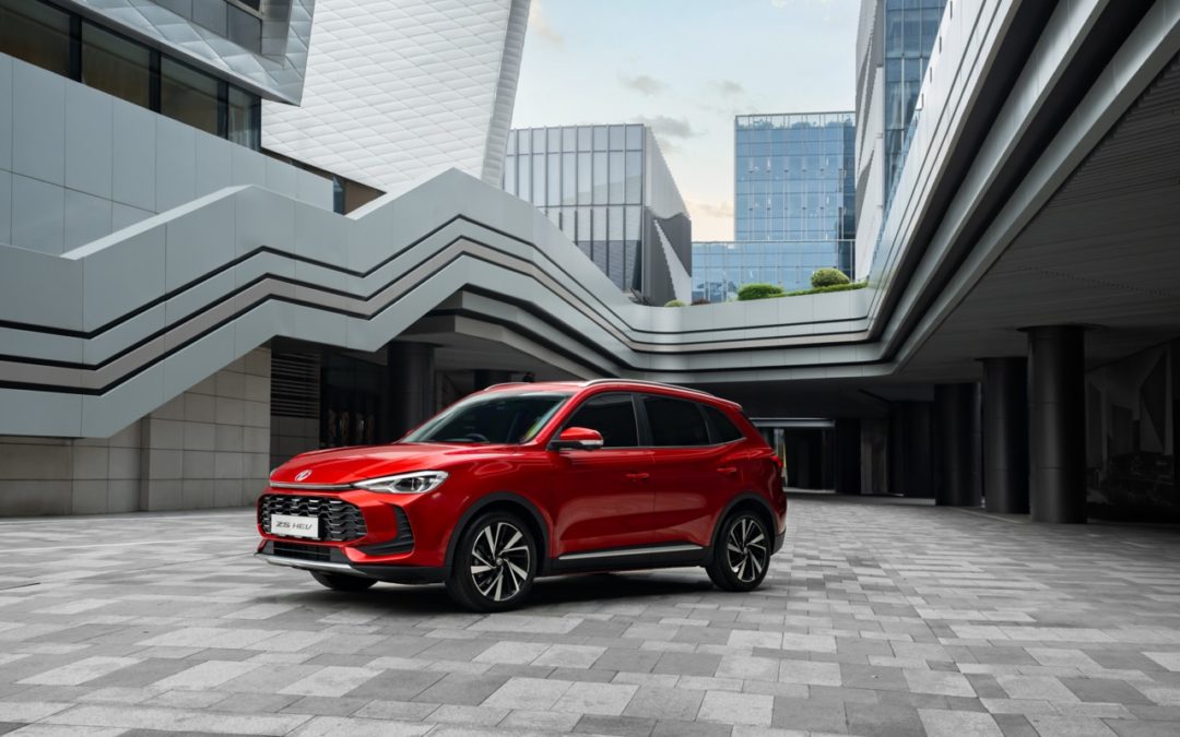 Face au Dacia Duster, MG frappe fort avec son nouveau ZS Hybrid+ !